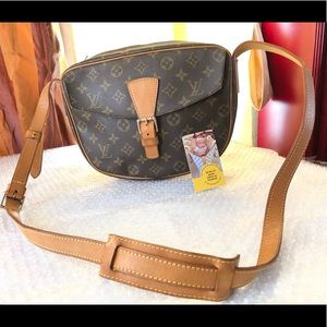 Aut Jeune Fille Louis Vuitton Monogra Crossbody GM